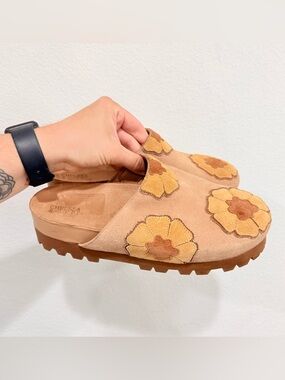 Chelsea & Violet Arden suede platform clogs Floral Patchwork Women’s Size 9